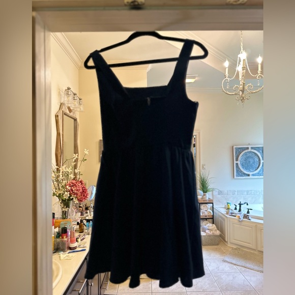 Navy lined dress, flattering fit and flare style, size medium - Picture 6 of 8